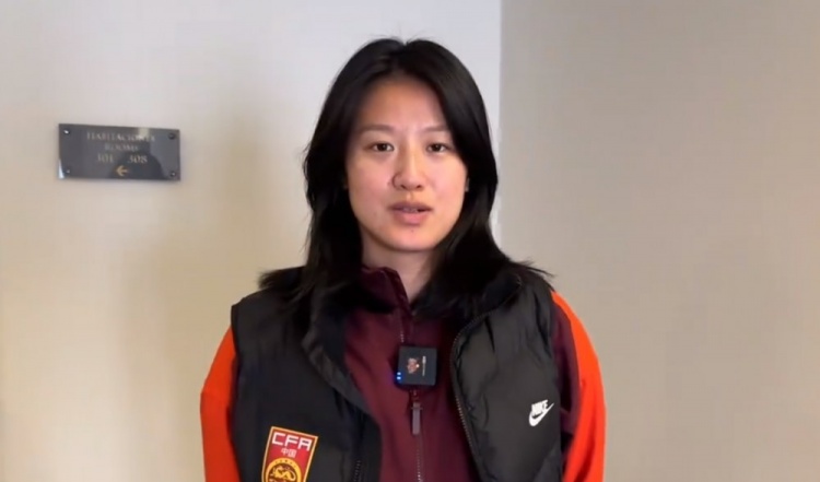  汪琳琳：范迪克是我的偶像和目標，希望變成他那樣全面的中后衛(wèi)