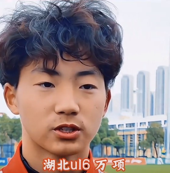  萬項談全運(yùn)會吊射破門：發(fā)現(xiàn)門將站位不是很好，就很自信的射門