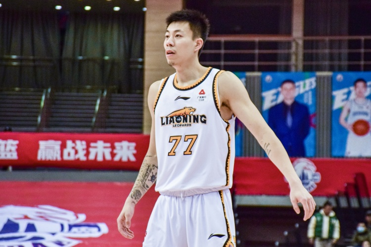  還得再調(diào)整！張鎮(zhèn)麟復(fù)出8中1拿到2分8助出現(xiàn)6失誤 正負(fù)值-34最低