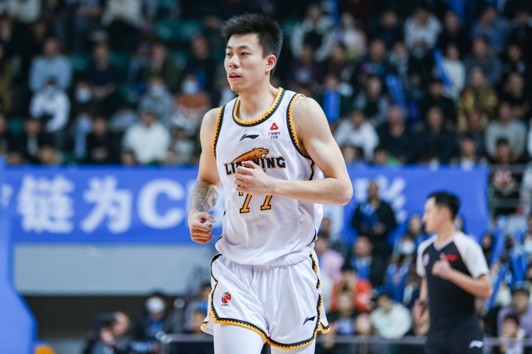  復(fù)出還要找狀態(tài)！張鎮(zhèn)麟半場6中1僅拿2分1板4助1斷