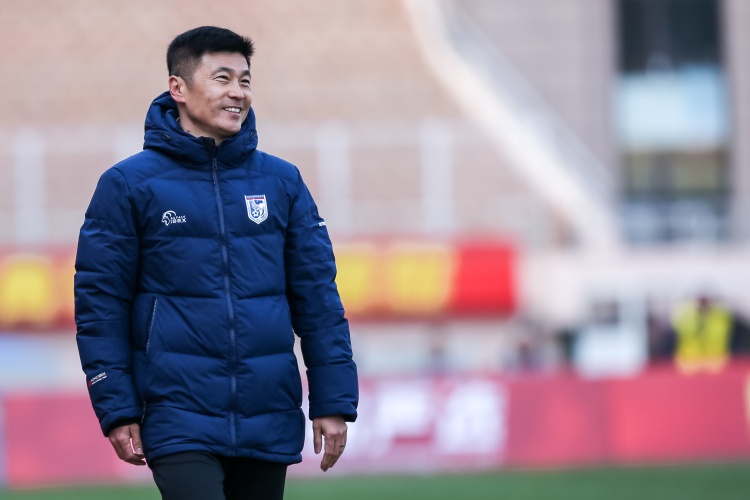  足球報(bào)：大連英博低調(diào)備戰(zhàn)，簽約贊助商為大連足球注入新活力