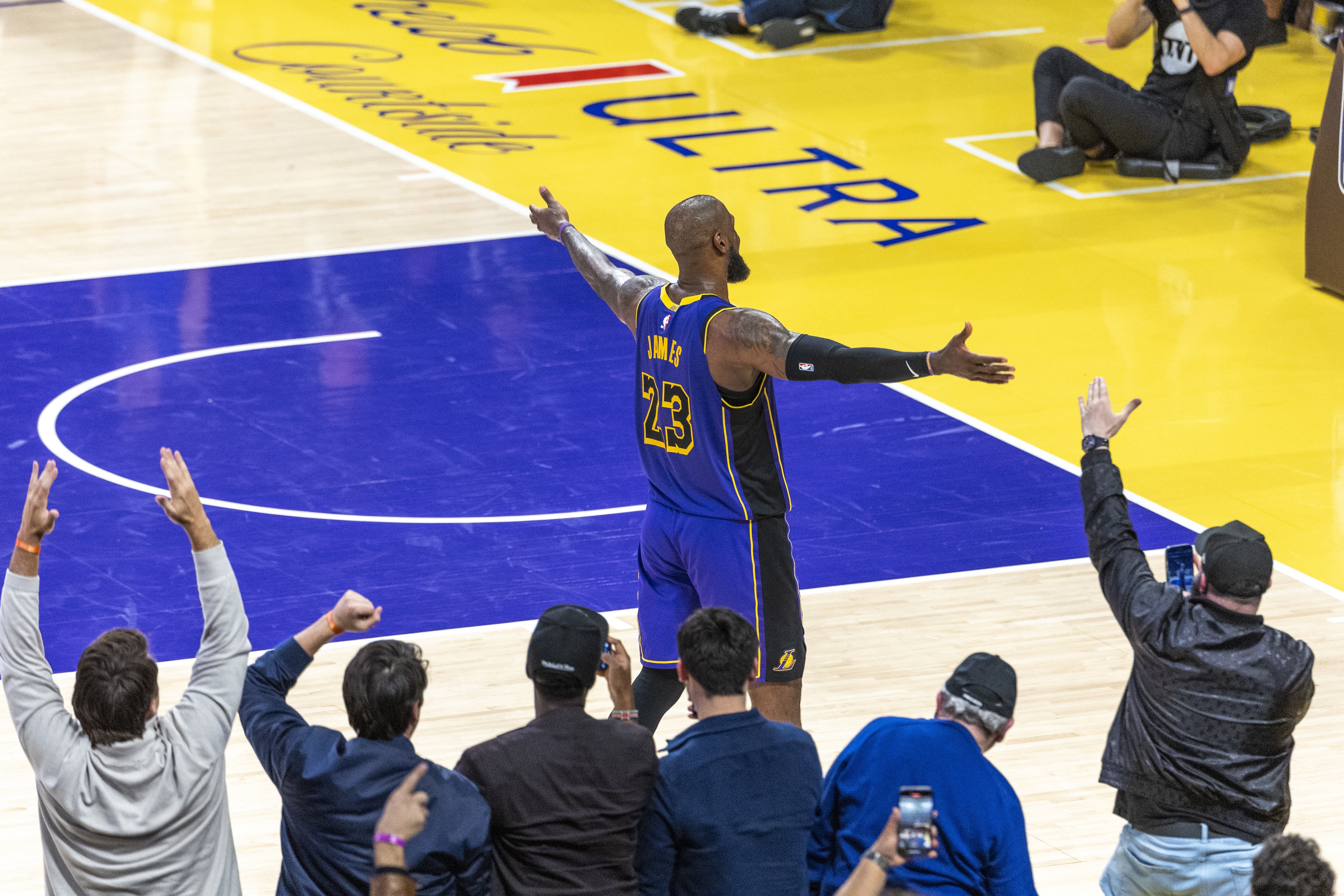  分析NBA目前的輿論環(huán)境：詹姆斯之后 聯(lián)盟門面成了一個(gè)燙手山芋？