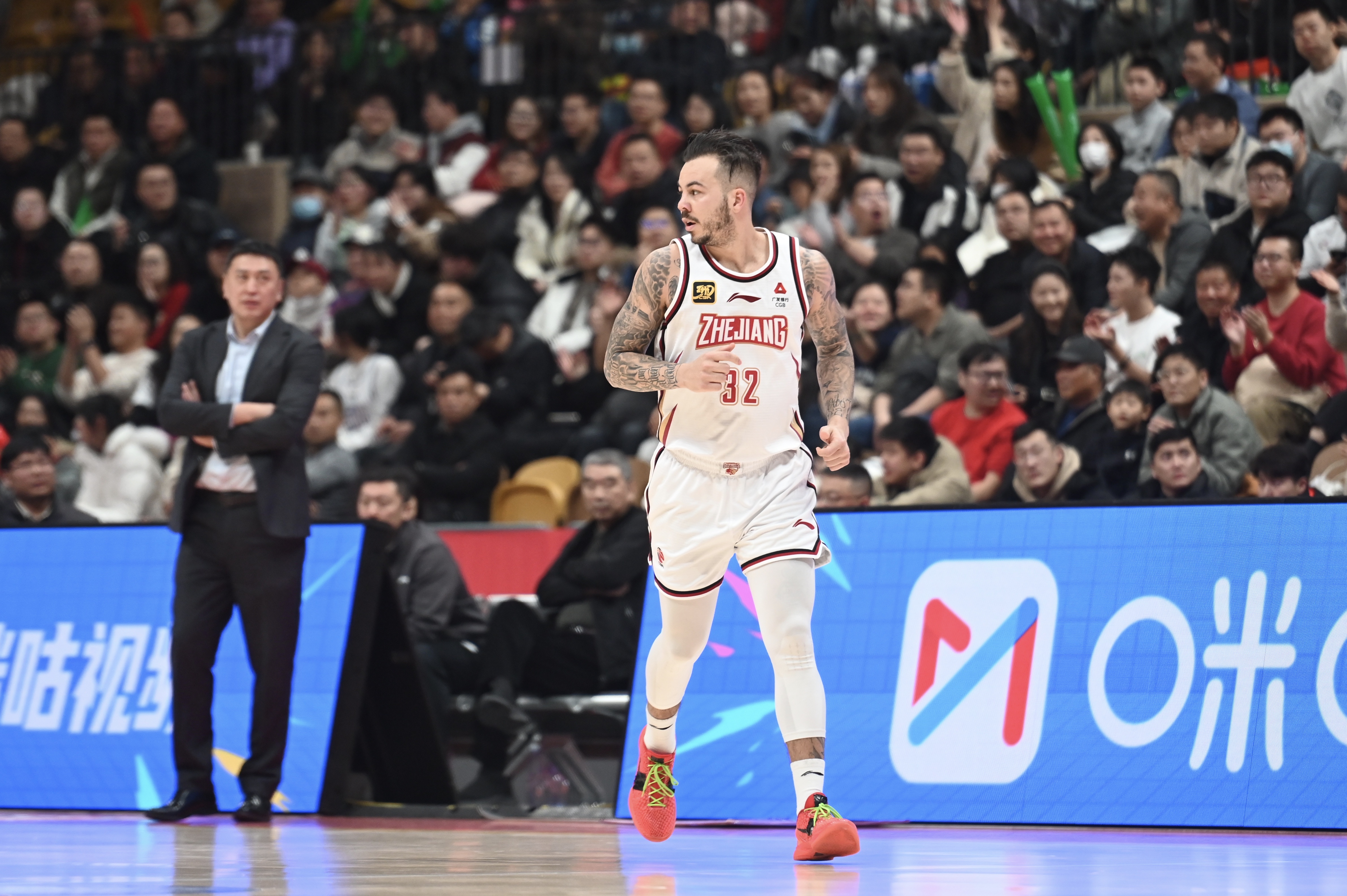  40+三雙難救主！約克39中18&三分22中10空砍48分10籃板11助攻