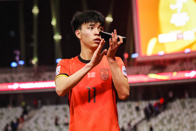  期待首秀！18歲王鈺棟入選中澳戰(zhàn)名單&穿11號(hào)，首進(jìn)國(guó)足正賽名單